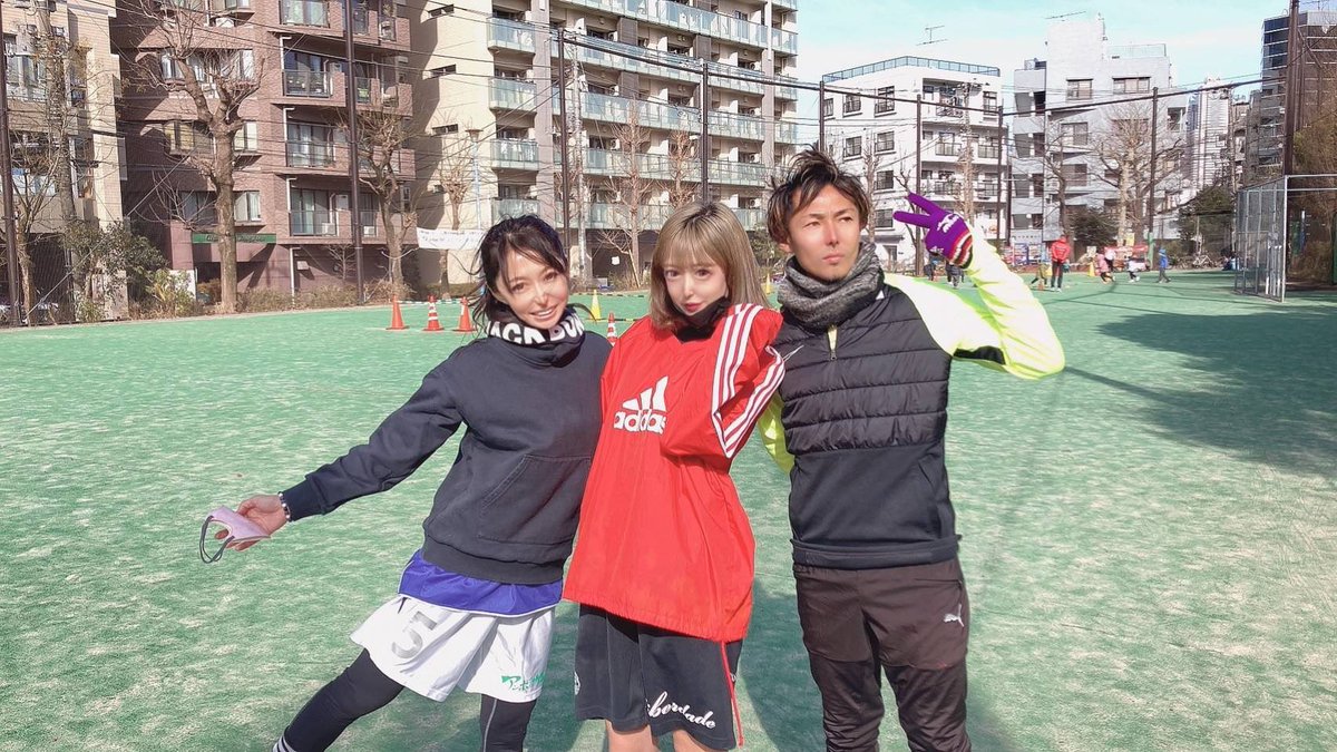 OMIASHIchula's tweet photo. 今日はchula練でした(*^^*)⚽️✧︎*。

寒空の下、走って走って
走りまくりましたっっっ！！！

シュート練をしたり🥅✨
コーチのスパルタ特訓のお陰で
良い汗もかけました♡♡

練習後のご飯は
特別美味しく感じます(*'ч'* )ᴸᵘᴺᑦᴴ𖥣𖥣 https://t.co/obS0evWEvt