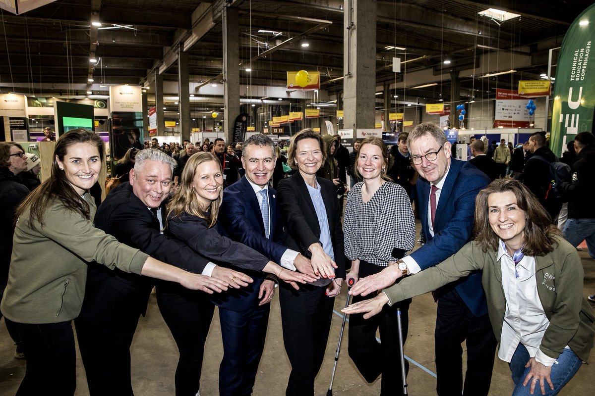 Håndslag med <a href="/skillsdenmark/">SkillsDenmark</a> i dag:  @tietgenfonden sender 10 mio. kr. så DM i Skills kan tænde🔥 gnisten for #eud hos endnu flere - #fgu #efterskoler mv. Vi glæder os til samarbejdet! #dkfonde