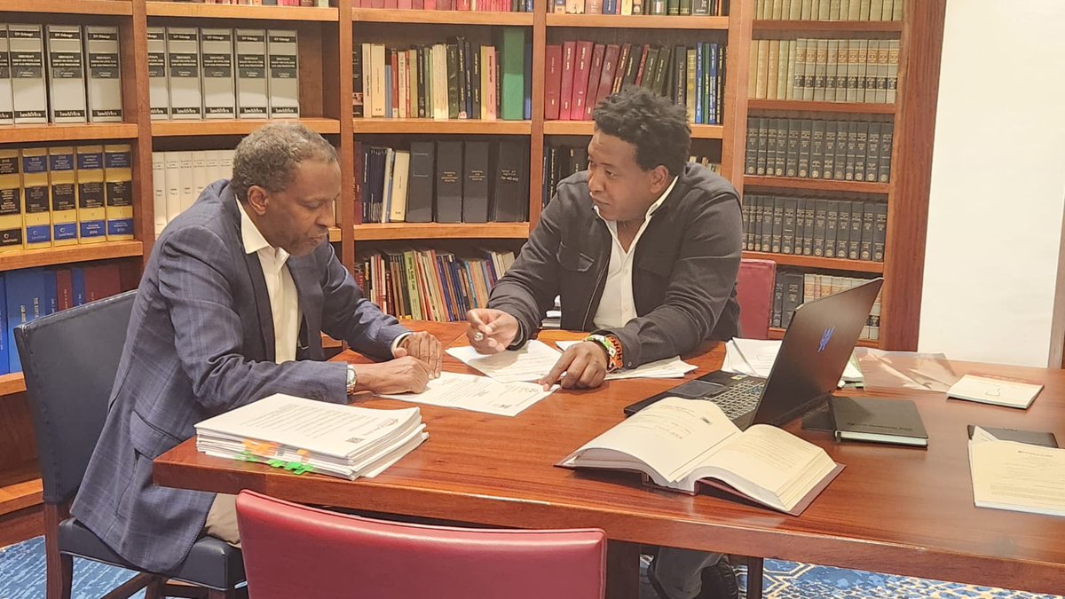 ahmednasirlaw's tweet photo. Sen @ledamalekina visited by Law Chambers today. We talked about milk and his crusade against corruption in Narok County. I had no idea he is a forensic investigator. Sen has done his homework. https://t.co/DBw44tIYAv
