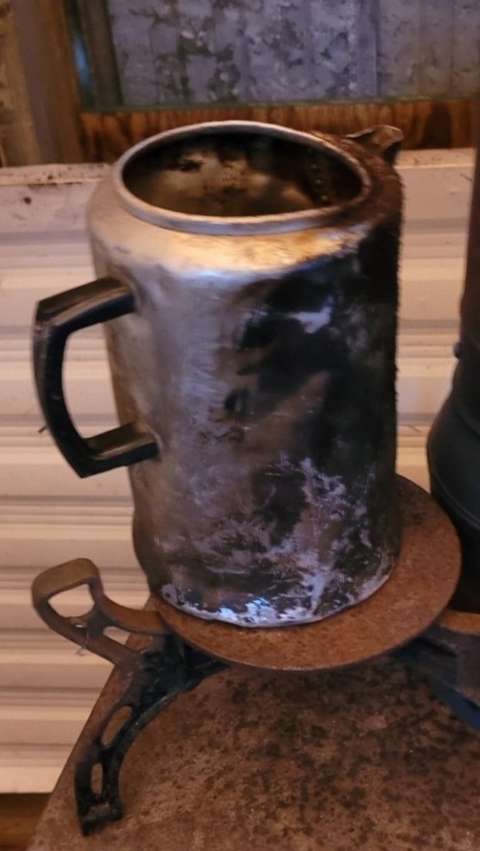 BradleyTim's tweet image. Well, for the camp, we do.  He's got the old "beat up" one but it's missing a bunch of pieces so that got tossed and the new one is in there now. Plus, I'm buying a propane fridge.  For the food? Well, yeah but the ice cold beer is what I'm talkng about.  #WildernessLiving