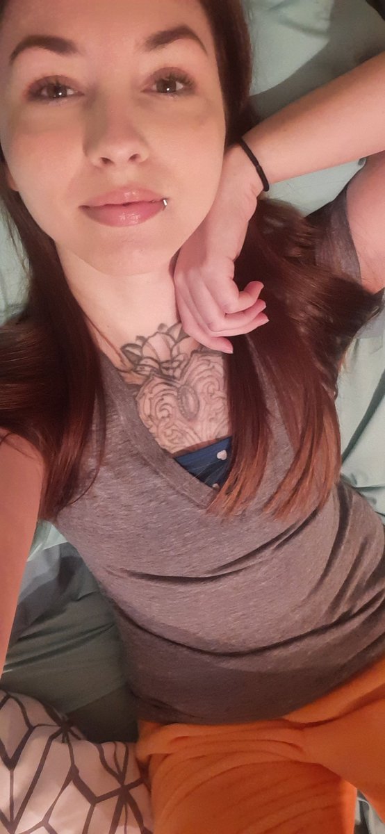 Good mornin 😌 and shout out to all the little spoons out there 😘