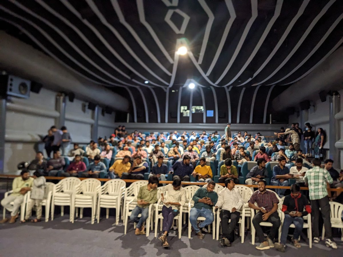 kal7yan's tweet photo. It's a full house for the Special Screening of #PawanKalyanOnUnstoppable. 💥 https://t.co/qYOXiCx9Kv
