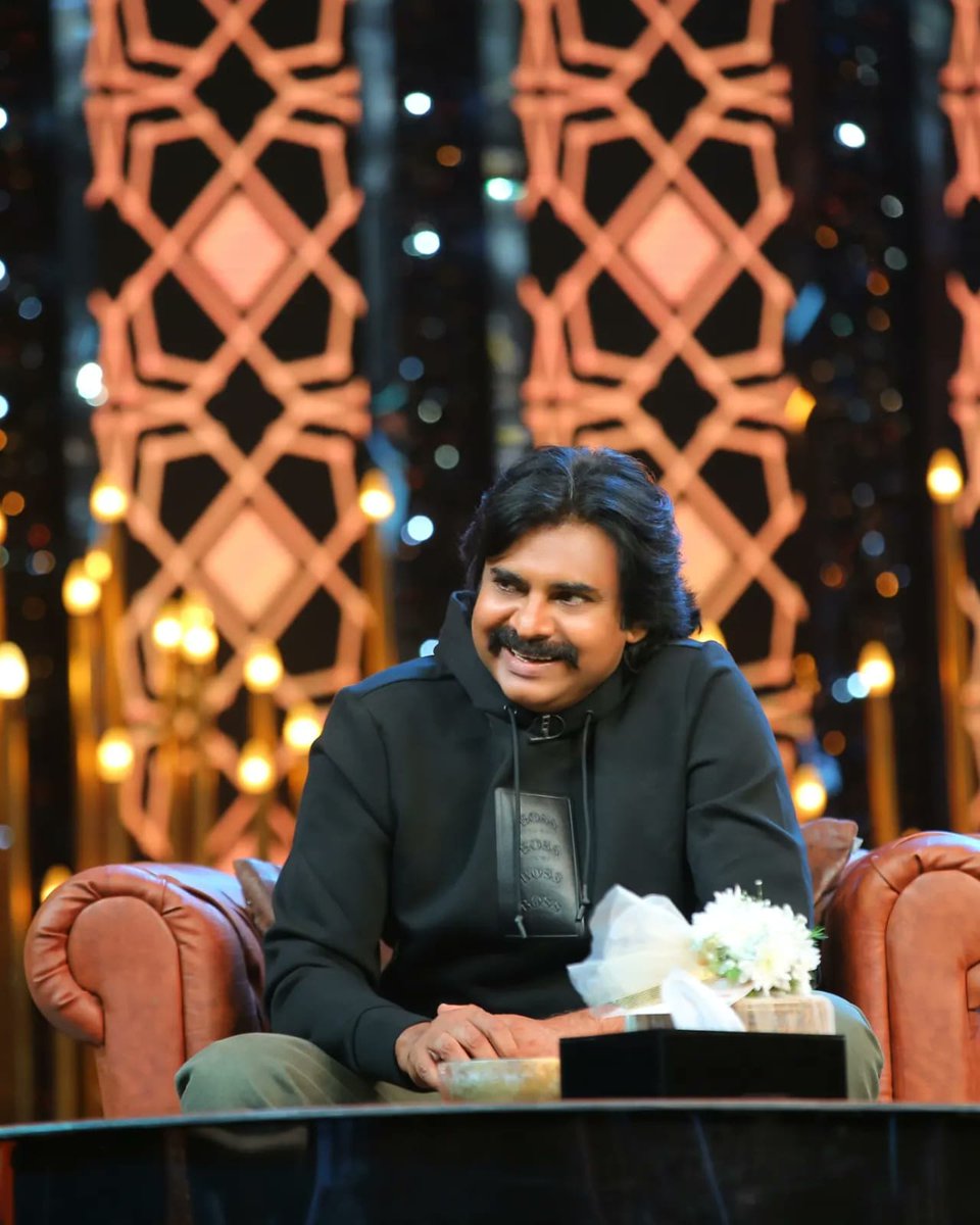 kal7yan's tweet photo. It's a full house for the Special Screening of #PawanKalyanOnUnstoppable. 💥 https://t.co/qYOXiCx9Kv