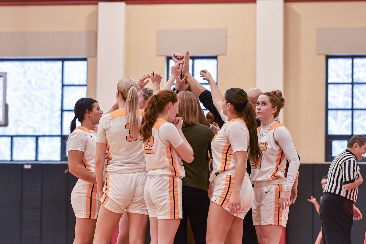 Grabbed a 55-47 road WIN with some gritty defense over Loomis on National Women &amp; Girls in Sports Day! 

No better way to celebrate than with a victory #provethemwrong #thatis5️⃣