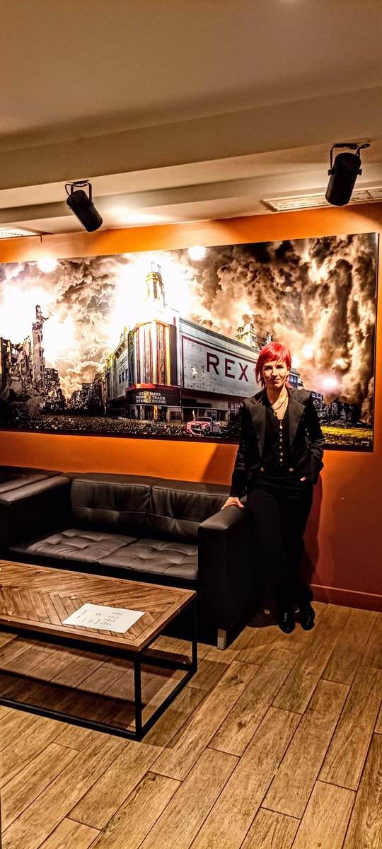 Lenaguitariste's tweet photo. Quel concert au grand rex ! Beaux souvenirs !!! 🥰✨❤️🎶🎸⚡️⭐️✨ https://t.co/z50kY68xVQ