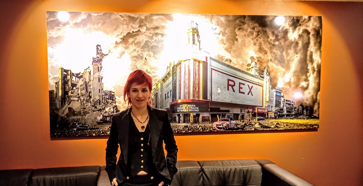 Lenaguitariste's tweet photo. Quel concert au grand rex ! Beaux souvenirs !!! 🥰✨❤️🎶🎸⚡️⭐️✨ https://t.co/z50kY68xVQ