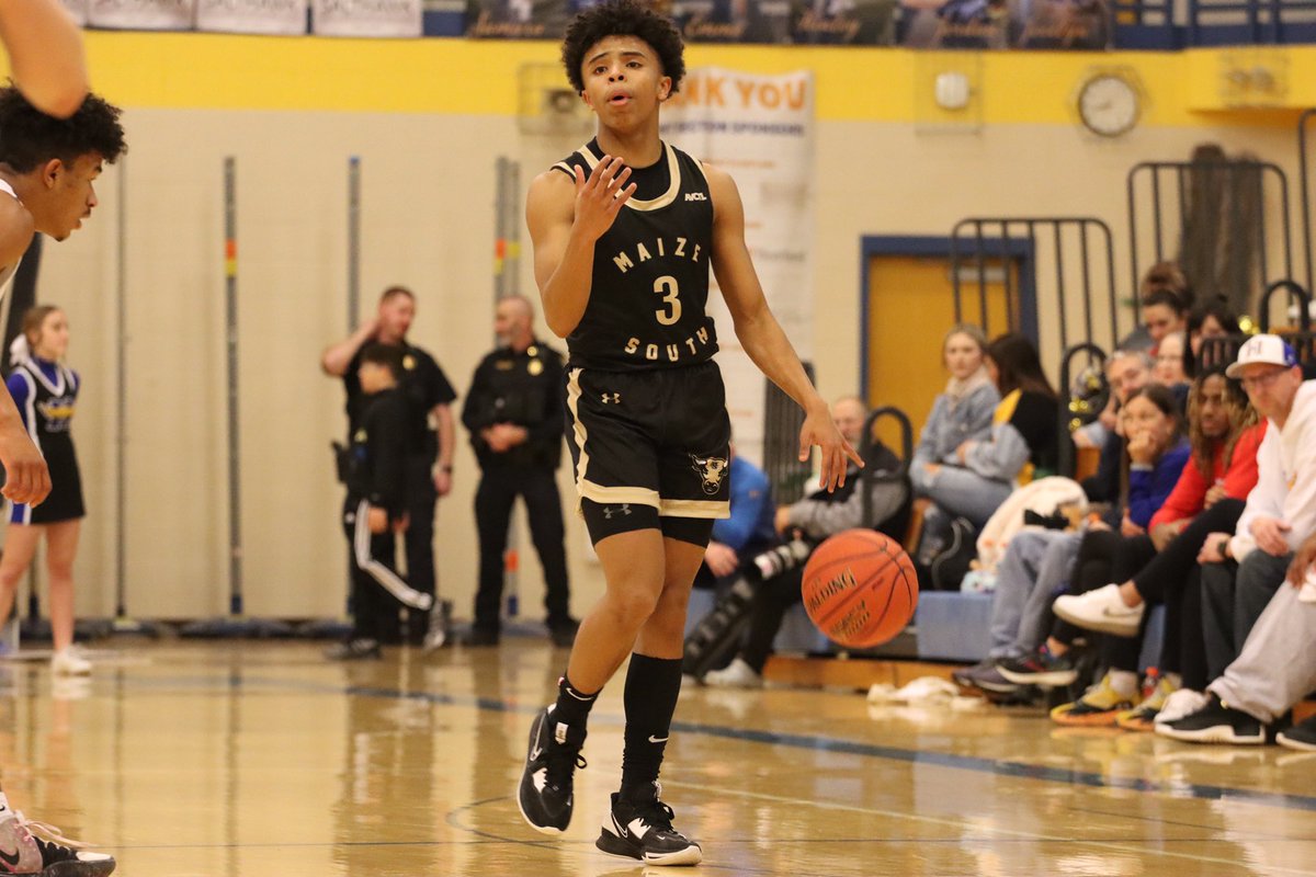 AtwaterIsaiah's tweet photo. Signing next Monday February 6th at Maize South at 3. Everyone welcome📍 https://t.co/ezuLSLE4oO