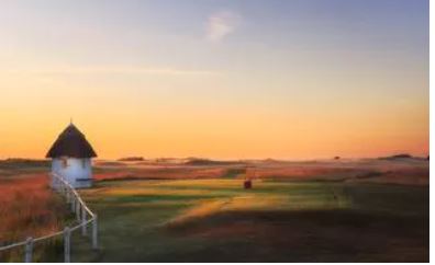 EnjoyLaterLife's tweet image. #Golf began in England in 1603, and today there are around 700,000 golfers in England’s 1,900 golf clubs. With more courses in England than Ireland, Scotland and Wales put together, you can check out the Top 100 English golf courses here #EnjoyLaterlife
top100golfcourses.com/golf-courses/b…