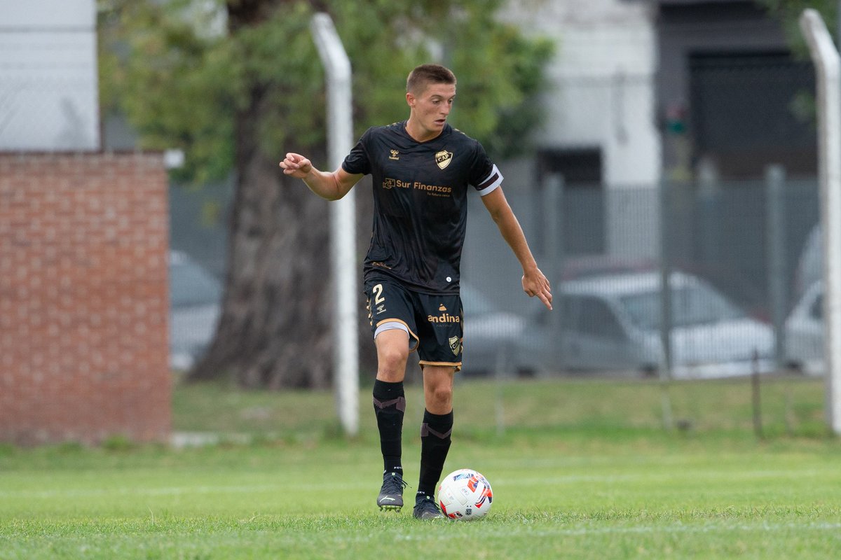 caplatense's tweet photo. #TorneoProyección ⏱️ Final del partido en Saavedra. #Platense e Independiente igualaron 2-2.

⚽ Ian Díaz e Ignacio Szarko convirtieron los goles del "Marrón".

🔜 La próxima fecha será ante Atlético Tucumán, en el norte del país.

#SiemprePlatense🤎 https://t.co/V28fVnoOum