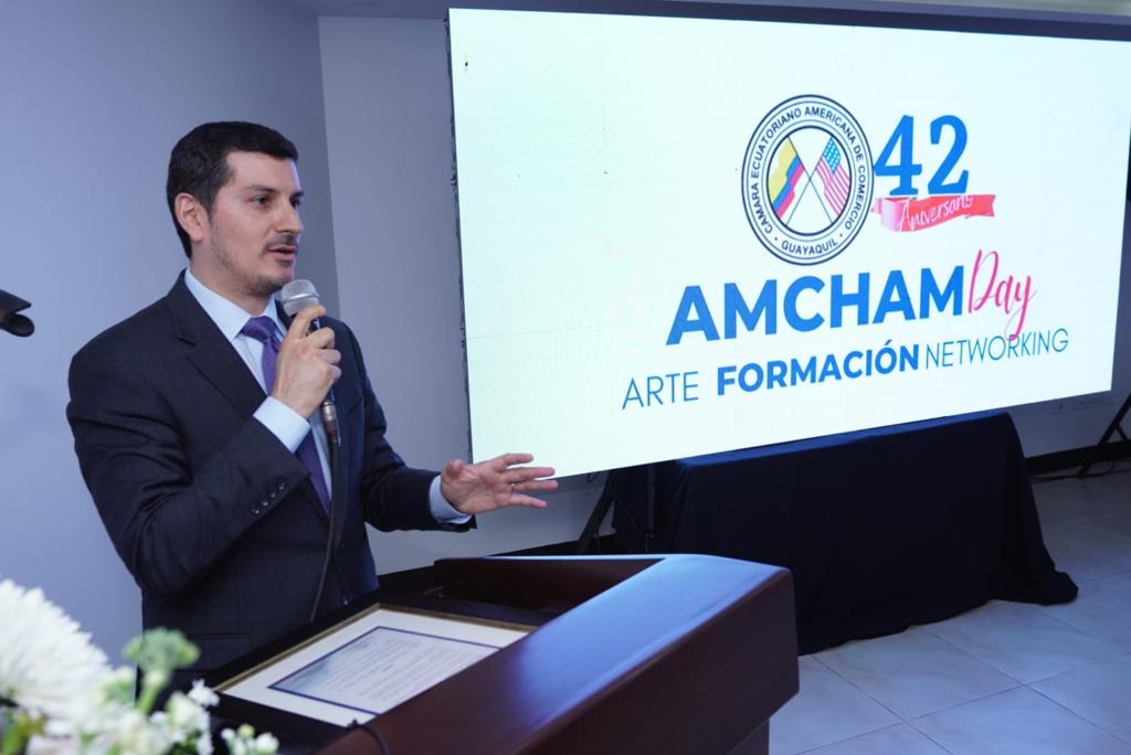 lacamaragye's tweet photo. Nuestro presidente @MiguelMagg79 asistió al #AmchamDay en conmemoración a los 42 años de @amchamgye. Dedicado a fortalecer las relaciones comerciales entre Ecuador y EEUU 🇪🇨🇺🇸.

#ComercioExterior #Negocios #empresas #emprendedores #comercio #EstadosUnidos https://t.co/Uc8nSkJu4r
