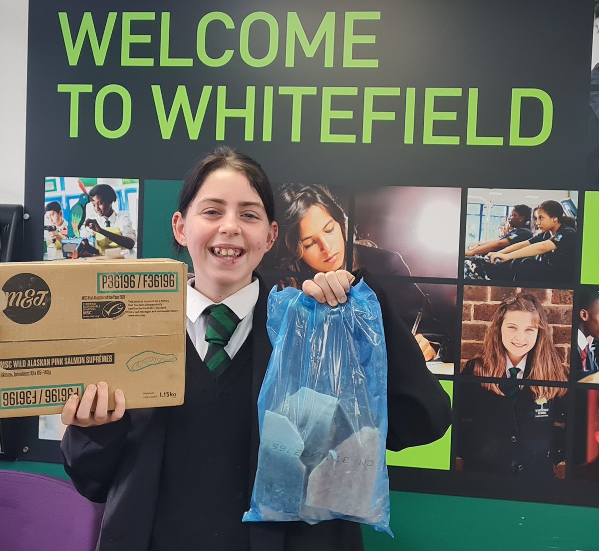 MrsJamesKitchen's tweet photo. Its here @Whitefield_NW2 4 boxes of salmon from @Alaska_Seafood @AlaskaSeafoodUK as part of the #FishHeroes project, Thank you so much @reachfood @mjseafood @sysco @FoodTCentre @HeroesFish @FishmongersCo #somethingfishygoingon #studentscantwait look out for our dishes https://t.co/zNIflmMYj0