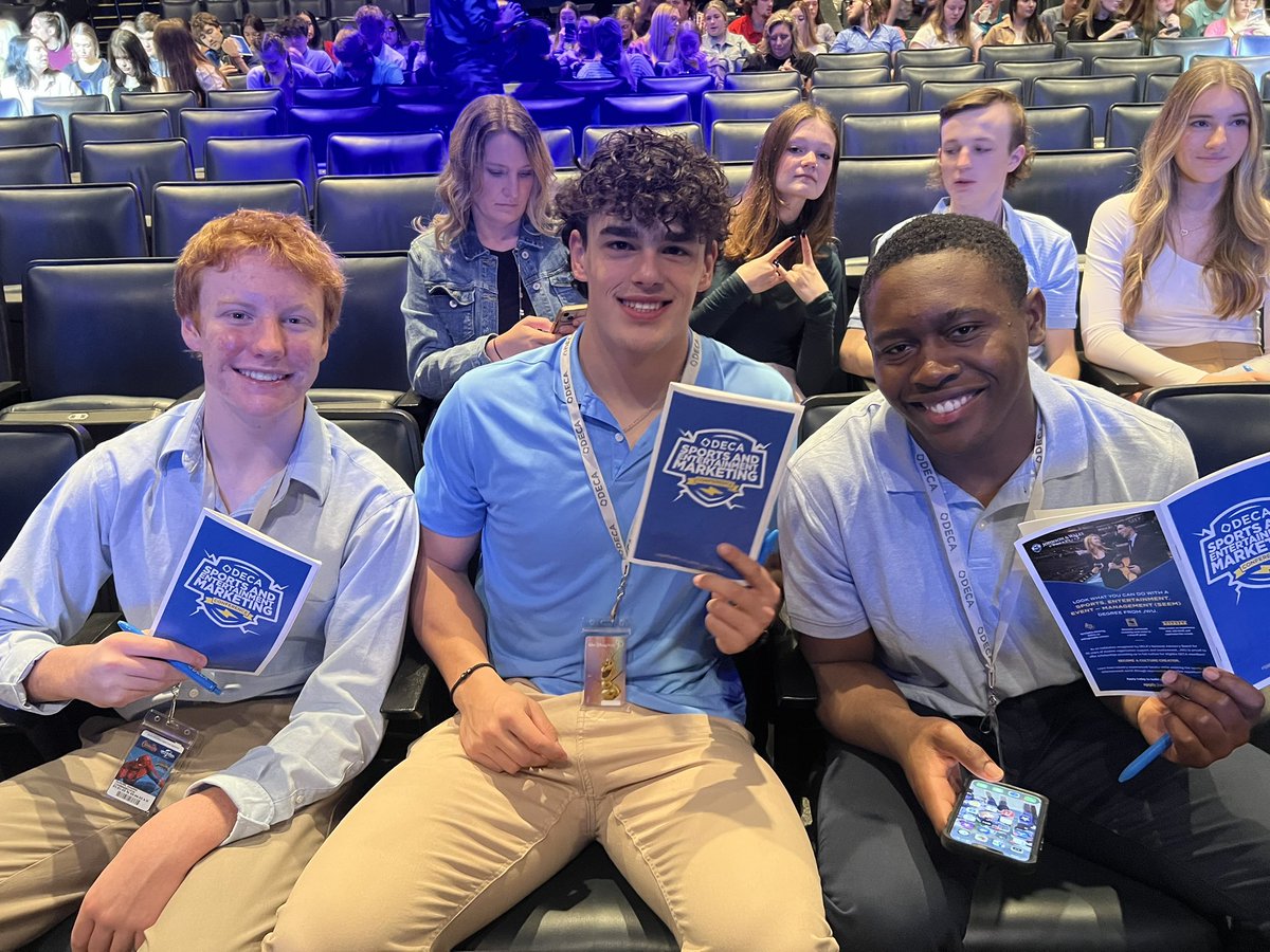 OliviaTarnowski's tweet photo. WHS DECA is ready to learn from the SEMC speakers this morning! #WeAreWatauga #DECASEM https://t.co/4YXZEVmQ1Y