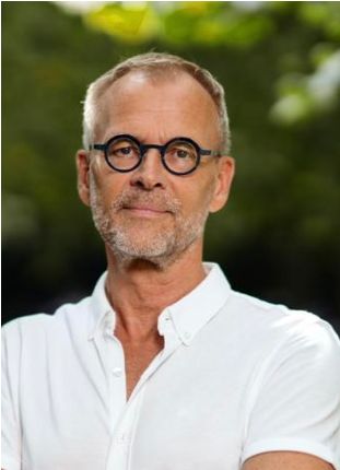 Cees van Elst schreef voor de rubriek #Ledenwijsheid een #blog:

''Hoe kunnen we LVSC aantrekkelijker maken voor de (nog) niet aangesloten coaches? Eén van onze adviezen luidde: benut “nieuwe” media voor leden.''

Dé trend op dit moment is ‘Open AI’: lnkd.in/eyKaJR5g