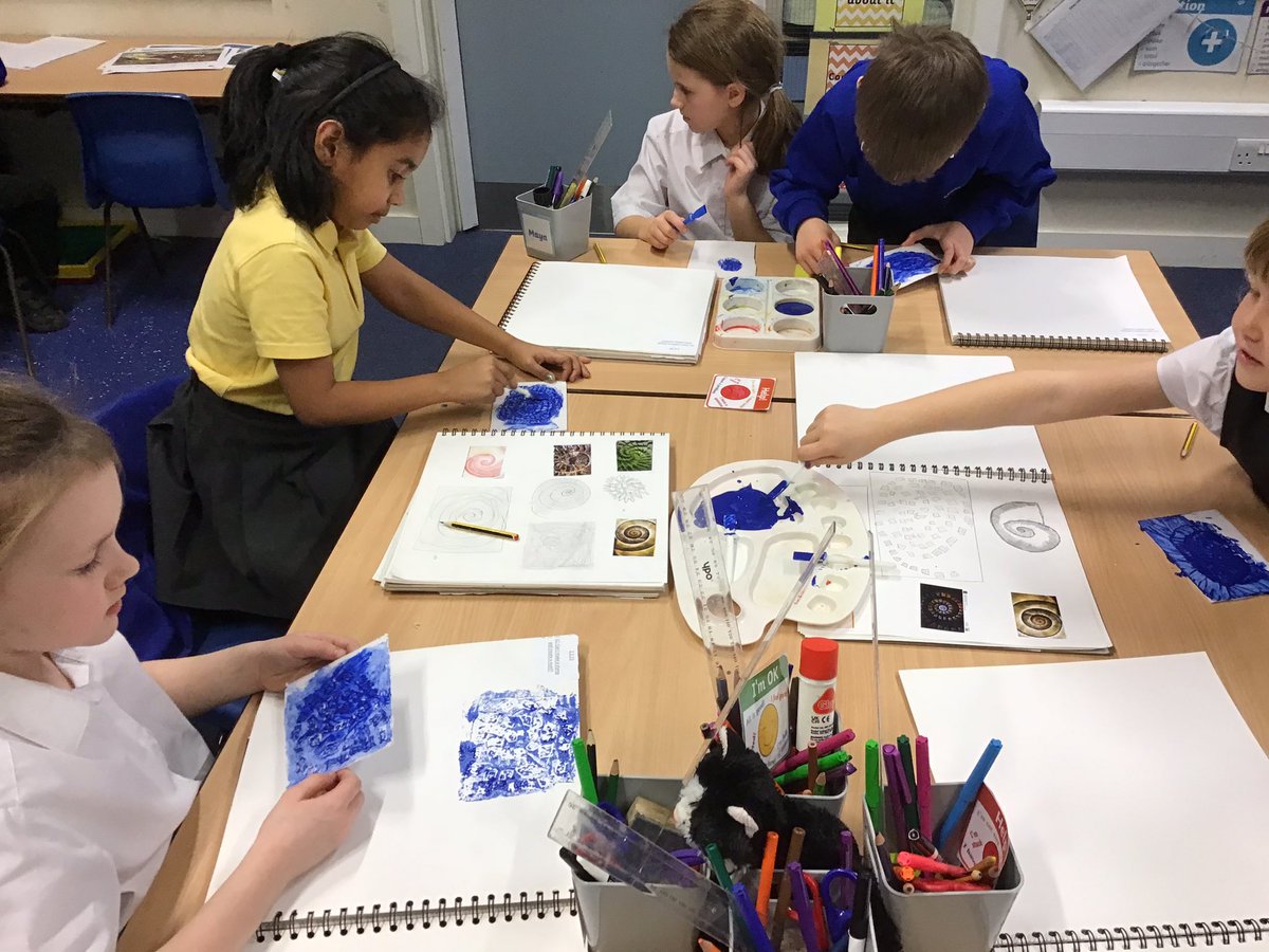 CanonYearThree's tweet photo. Year 3 have had a great afternoon practising printing of motif designs as part of out ‘Ammonite’ art project! @CanonSharples @LT_Trust https://t.co/Pzih0kxr0V