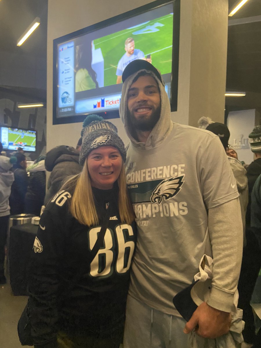 moneil22's tweet photo. @PHLEaglesNation Meet Dallas after Sunday’s game!! Still flying high from that entire day!!! @goedert33 https://t.co/Ulc3GN7r4z
