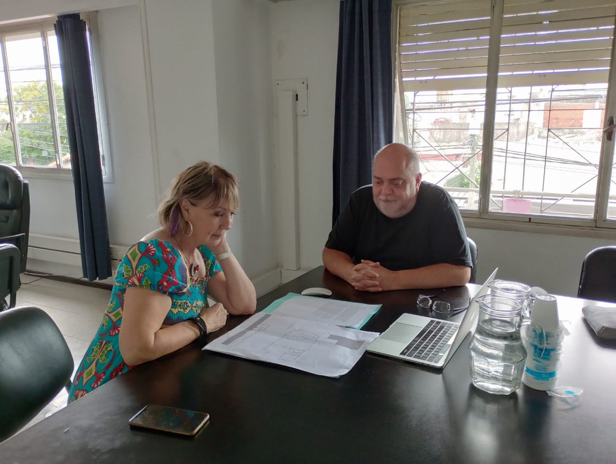 generosmatanza's tweet photo. Liliana Hendel se reunió con Javier Castro, Secretario de Hábitat de La Matanza.
🙌Trabajar en equipo con todas las áreas del municipio es nuestra consigna.
¡Tenemos en carpeta mucho trabajo compartido!
#ElEstadoPresente
#MatanzaAvanzaSinMachismos https://t.co/iQxD8MKwp8