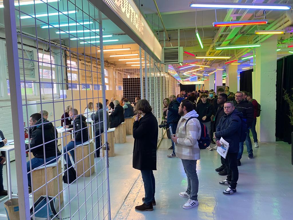 Formidable forum recrutement à Lille pour le <a href="/TERHDF/">TER Hauts-de-France</a> : déjà une belle réussite pour la participation et la découverte de nos métiers. Plus de 50 collaborateurs @sncfvoyageurs mobilisés jusque 20h pour recevoir vos CV et pour échanger.
@poleemploi_HDF <a href="/hautsdefrance/">Région Hauts-de-France</a>