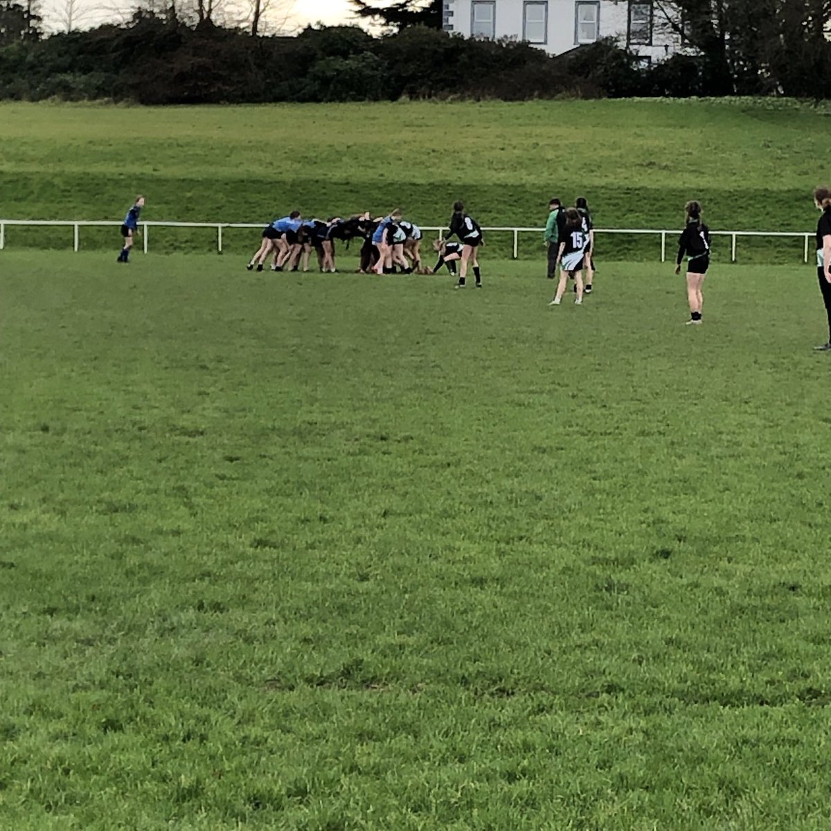 U14 girls school friendly ⁦@stmunchins⁩ with ⁦@ASM_Limerick⁩ playing ⁦@Bandongramrugby⁩. #munstergirlsschoolsrugby #munsterstartshere ⁦@ken_imbusch⁩ ⁦@WillieShubart⁩ ⁦@Munsterrugby⁩ ⁦⁦⁦@MunsterWomen⁩