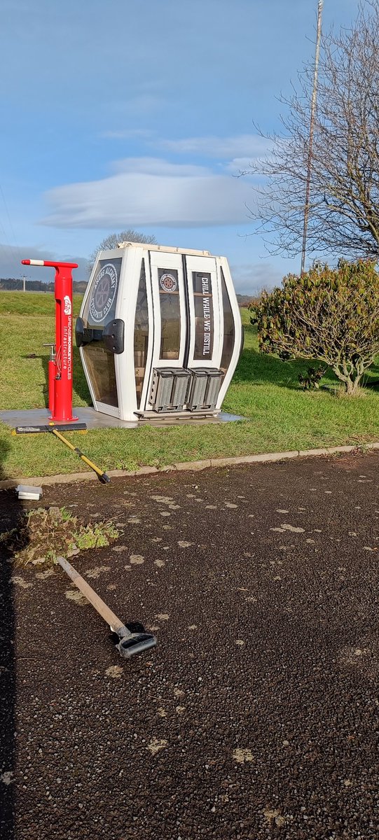New distillery, Angus Alchemy, now open on A92 slip just before Carnoustie. Seems like gin, vodka &amp; 'moonshine' atm with beer from <a href="/BrewToon/">Brew Toon</a> Looks really stunning inside, also great to see cycle hub on grounds. Info at angusalchemy.com tho needs a few updates 🥃🍺🚲