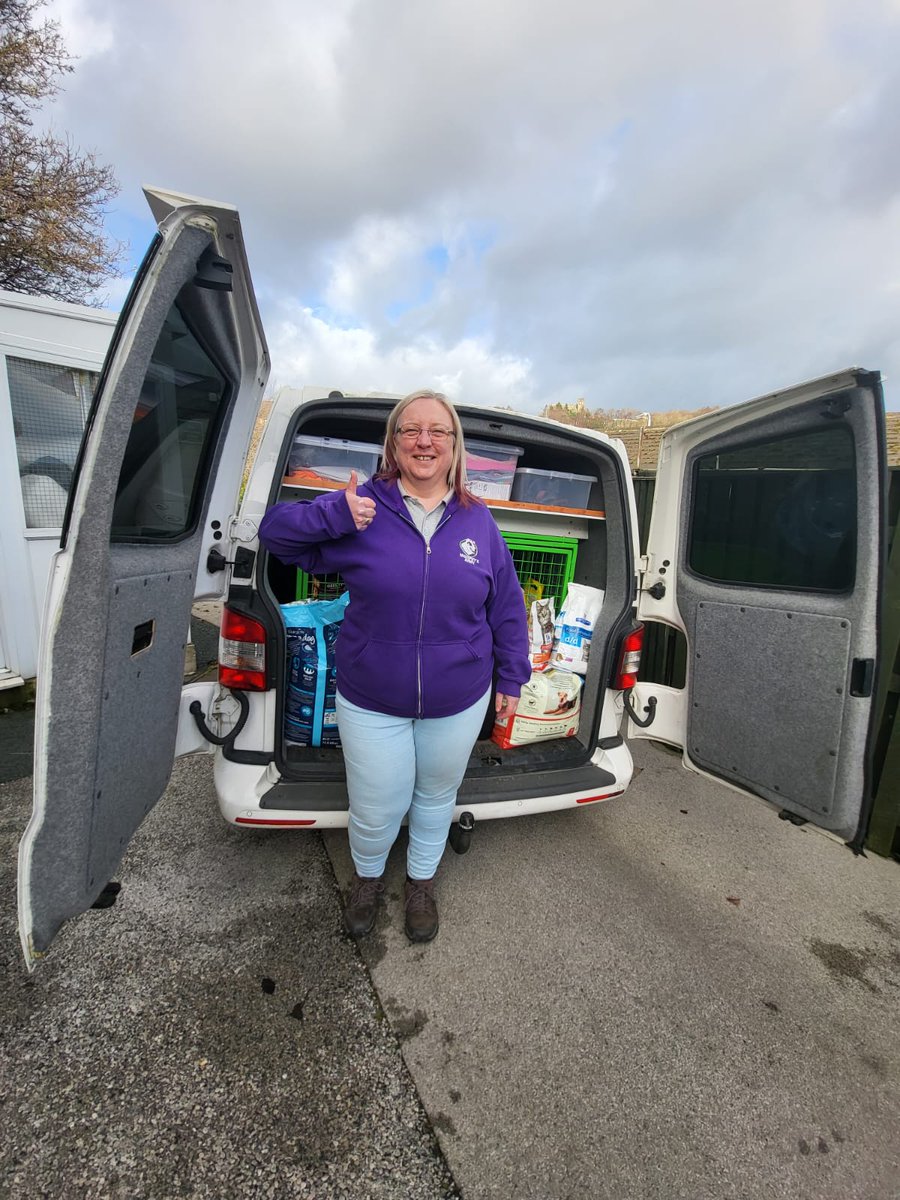 RSPCAhx's tweet photo. We're proud to be able to support other great local causes, like @findmurphyhusky with some surplus donations of dog food to help them continue their incredible work! Keep up the great work guys!๐
#localcharity #helpinglocal #supportinglocal #RSPCA #Bradford https://t.co/66DQvRXD5F