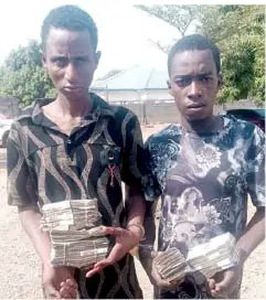 TracTerrorism's tweet photo. Two #Bandits Captured by #Police with 2.1 Million Naira, and 7 Hostages Released, #Lambata-Bonu axis, #Gurara LGA, #Niger State, #Nigeria
Read more: https://t.co/ZFHwc3LQJX https://t.co/h10gpthImV