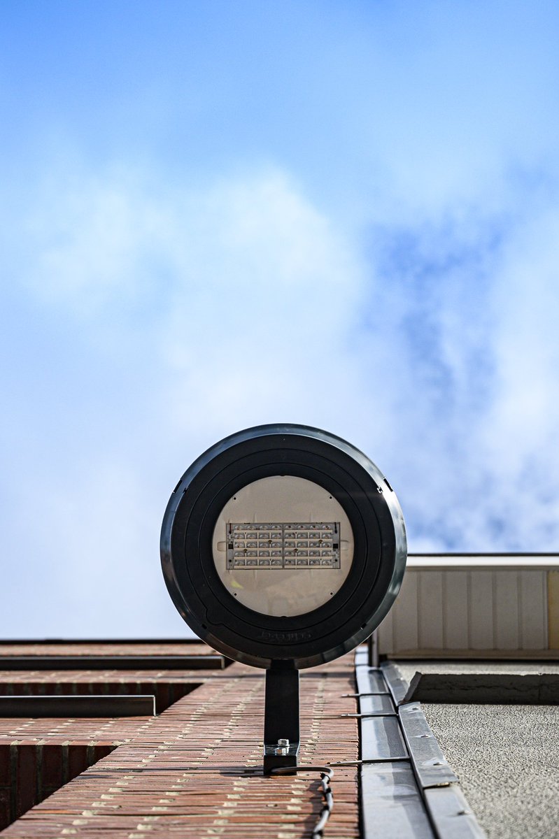 💡🆕👷 We vernieuwen de openbare verlichting in de Noordstraat. Er hangen er al enkele! Dus ga gerust al eens kennismaken, hé, grote lichten onder elkaar … 😉

Alle voordelen op een rijtje: roeselare.be/nieuws/nieuwe-…