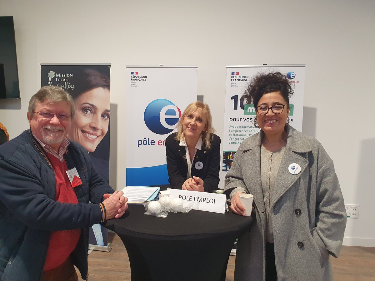 NabilAzouigui's tweet photo. @poleemploi_IDF était présent à l'ouverture de la quinzaine du bâtiment pour présenter l'offre de services dédiées aux entreprises 💥
#UneEquipeDeFeu

Bravo pour l'organisation !!
@FFBatiment 
@CAPEB_IDF
@CoeurEssonne https://t.co/FkeCWIheny