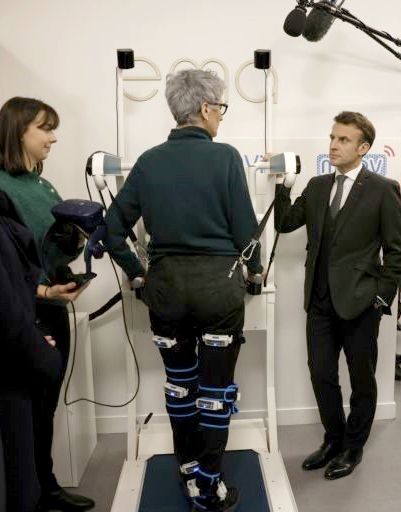 bruxless's tweet photo. Quelle fierté de voir au salon Station debout, la technologie dont nous nous sommes inspirés mise en avant pour d’autres pathologies, avec le Président @EmmanuelMacron  pour attester de son efficacité ! 🇫🇷
👏 Bravo à toute l’équipe @_TECHNOCONCEPT_   !

#bruxisme #stationdebout https://t.co/Uv4iOdav1a