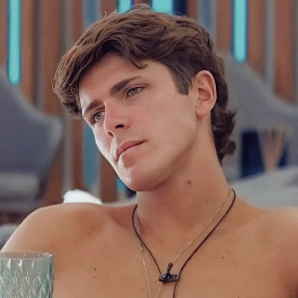 gh2022ok's tweet photo. ¿Quién te gustaría que gane GH? 

🔁 MARCOS

❤️ NACHO https://t.co/uViMRHNeSy