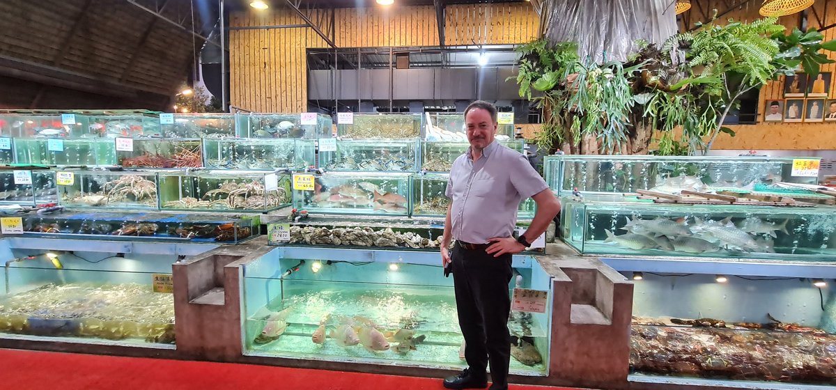 Impress your supervisor with real good #freshwaterfish &amp; #prawn! A great reunion with Prof Yuen, old friend for @duncancraigucl! #Penangfood #drugdelivery #pharmaceutics