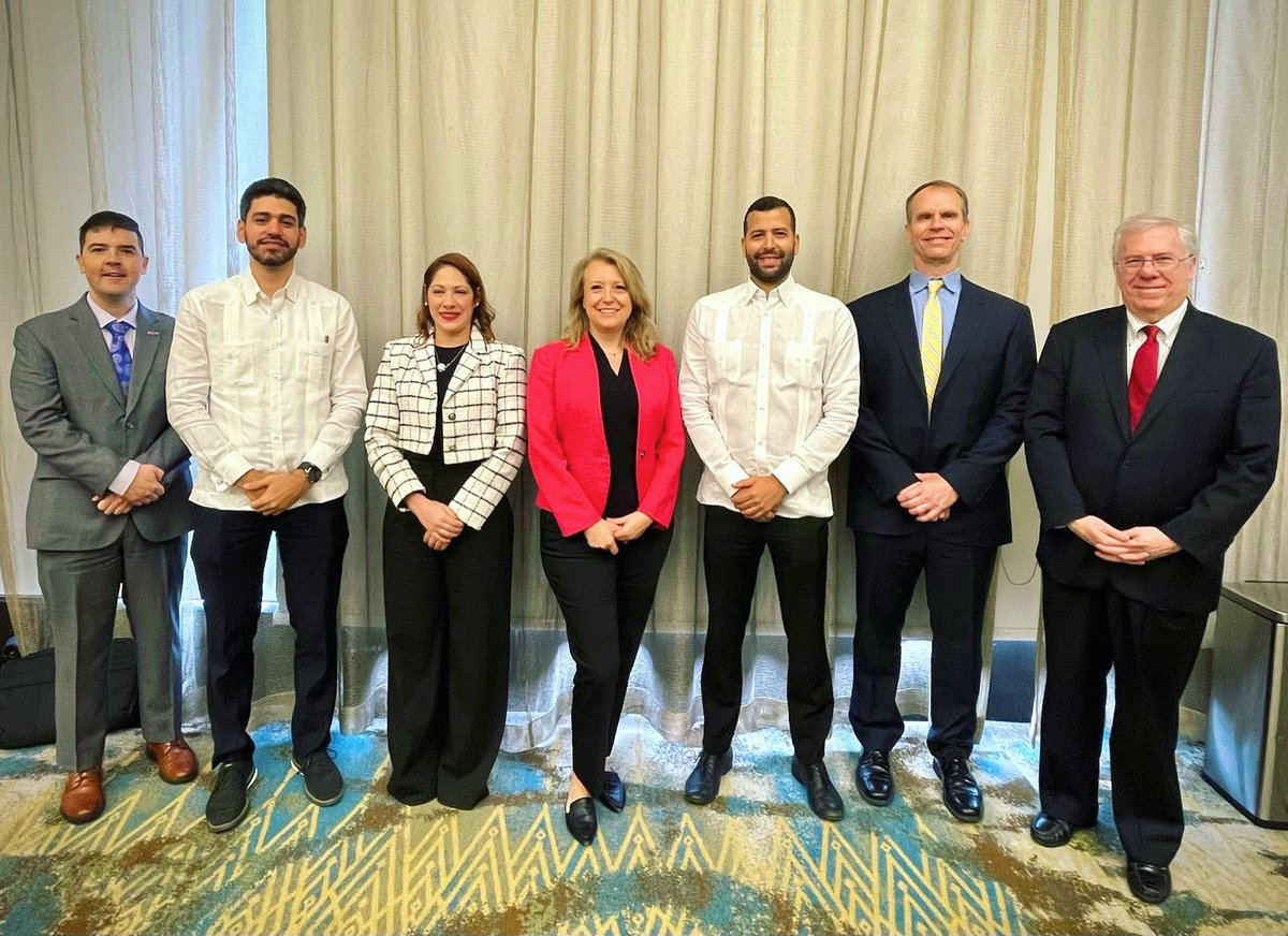 Un interesante acercamiento con el equipo de la U.S. DFC., el Servicio Comercial de la <a href="/EmbajadaUSAenRD/">EmbajadaUSAenRD</a> y USAID, para conversar sobre las oportunidades en áreas de energía distribuida, almacenamiento en baterías y otros temas relacionados a las energías renovables en RD.