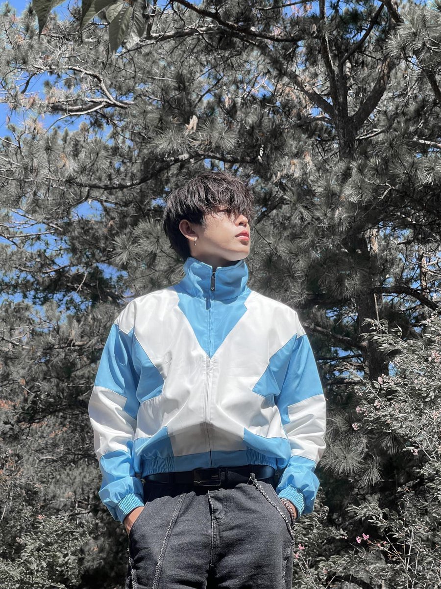 BToYangTD's tweet photo. 💙🤍🖤

#PhanKhanhDuong #YangTD https://t.co/EQuLts2pF2