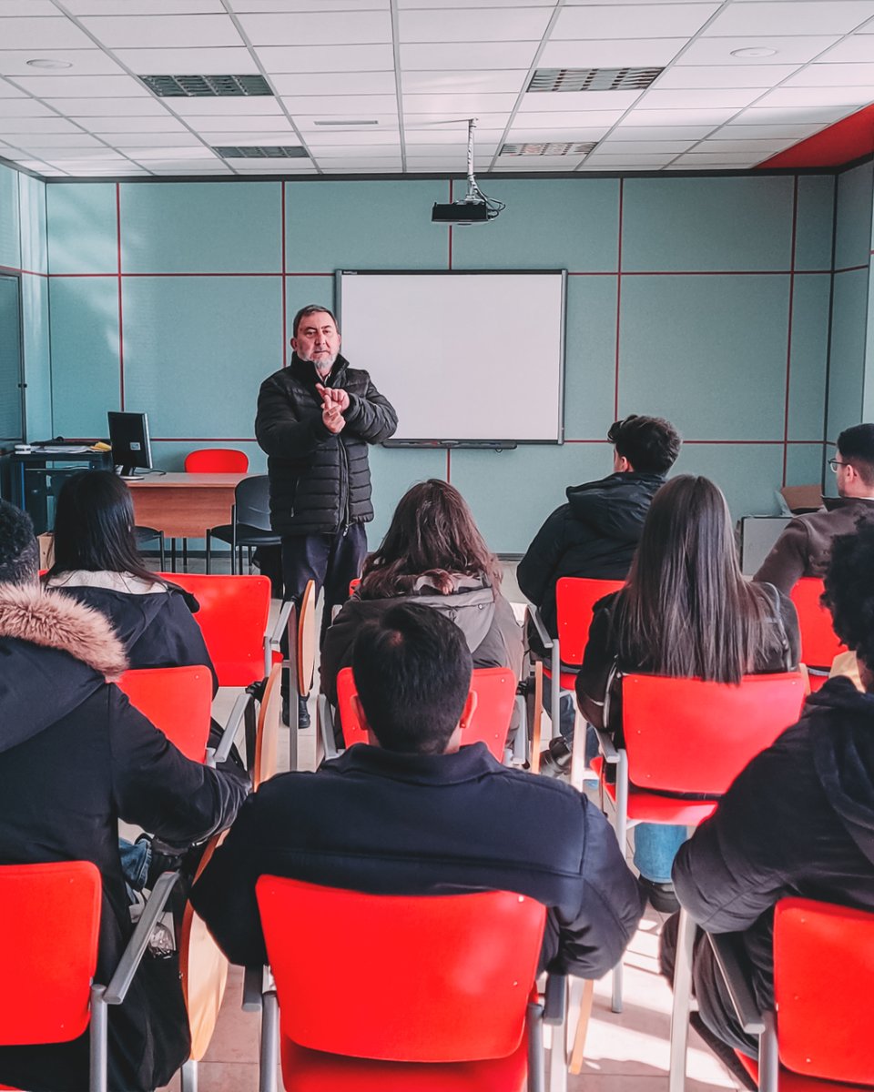 🙌Emocionados de recibir ayer a los alumnos del Master en Logística de la Universidad de Ingeniería de <a href="/UVa_es/">Gabinete de Comunicación Universidad de Valladolid</a> en las instalaciones de #Cmayor! 
Gran oportunidad para mostrar cómo aplicamos la logística en la práctica. 
¡Orgullosos de apoyar a jóvenes profesionales!
