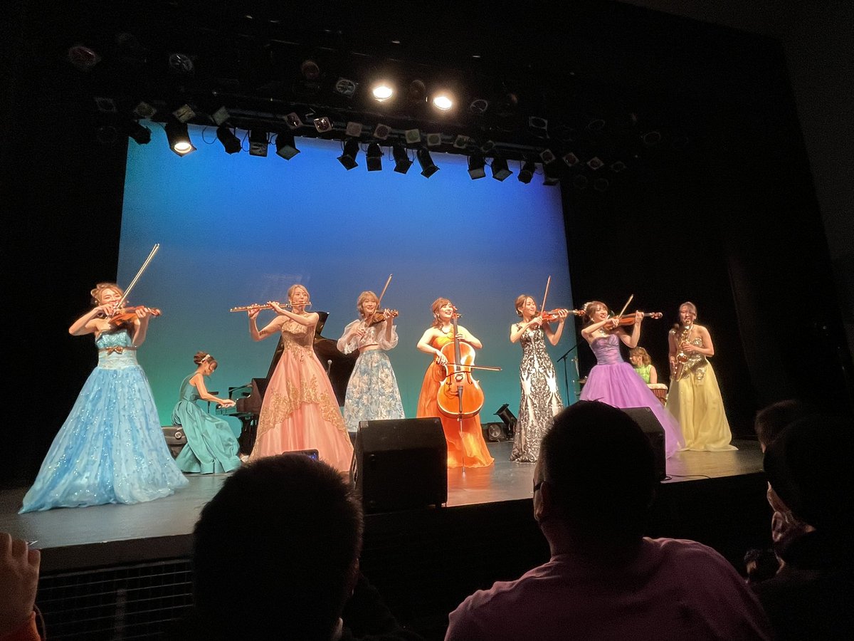 sushi880831's tweet photo. 昨日のライブ
 #Primo Festivalに初参戦✨
@tomomi_f_sax が出演するので行ってきました。沢山センターで演奏してました👍🏻
 #アイオケ  #踊るバイオリニストRio  #はんぶんこ  #Piatt 色々と聴けて楽しかった🎶アイオケの空気にはついていけませんでしたが💦RioさんすあいさんはSNSをフォローしてた💦 https://t.co/mDvP7uNpM0