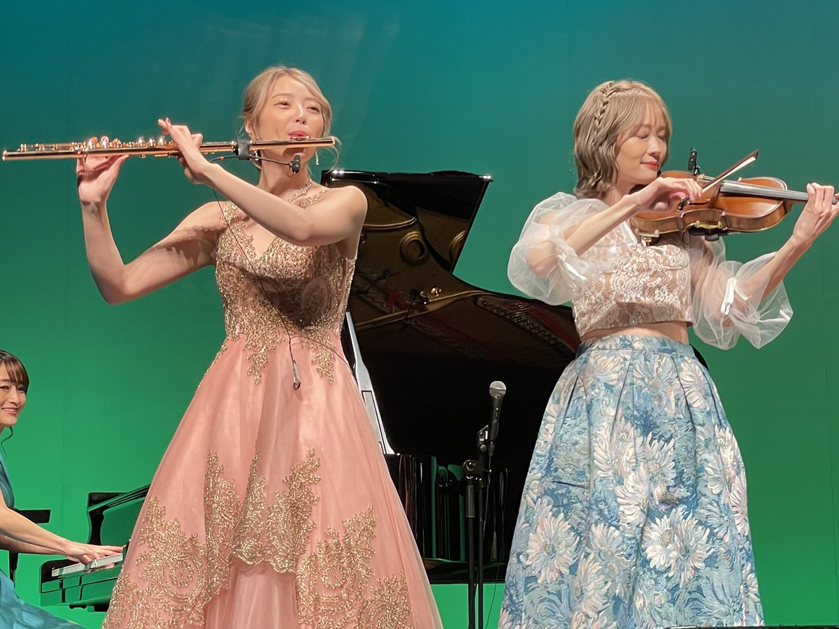 sushi880831's tweet photo. 昨日のライブ
 #Primo Festivalに初参戦✨
@tomomi_f_sax が出演するので行ってきました。沢山センターで演奏してました👍🏻
 #アイオケ  #踊るバイオリニストRio  #はんぶんこ  #Piatt 色々と聴けて楽しかった🎶アイオケの空気にはついていけませんでしたが💦RioさんすあいさんはSNSをフォローしてた💦 https://t.co/mDvP7uNpM0