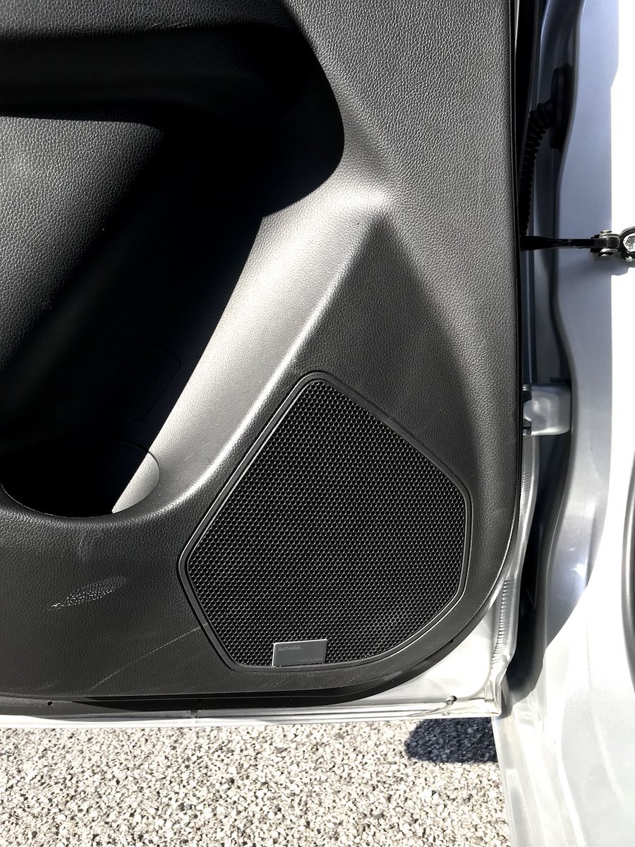 AdPower_Sonic's tweet photo. 〜🔊アドパワーソニック取り付け🔊〜
機器：カーオーディオ
車種：スズキ・スイフト
使用製品：アドパワーソニックS
取り付け場所：ウーファーの下辺り
前後ドア左右の4枚が基本ですが、お試しの場合は、前ドア左右の2枚で試してみてください。
 #取り付け #カーオーディオ #アドパワーソニック https://t.co/R7RxkenTO5