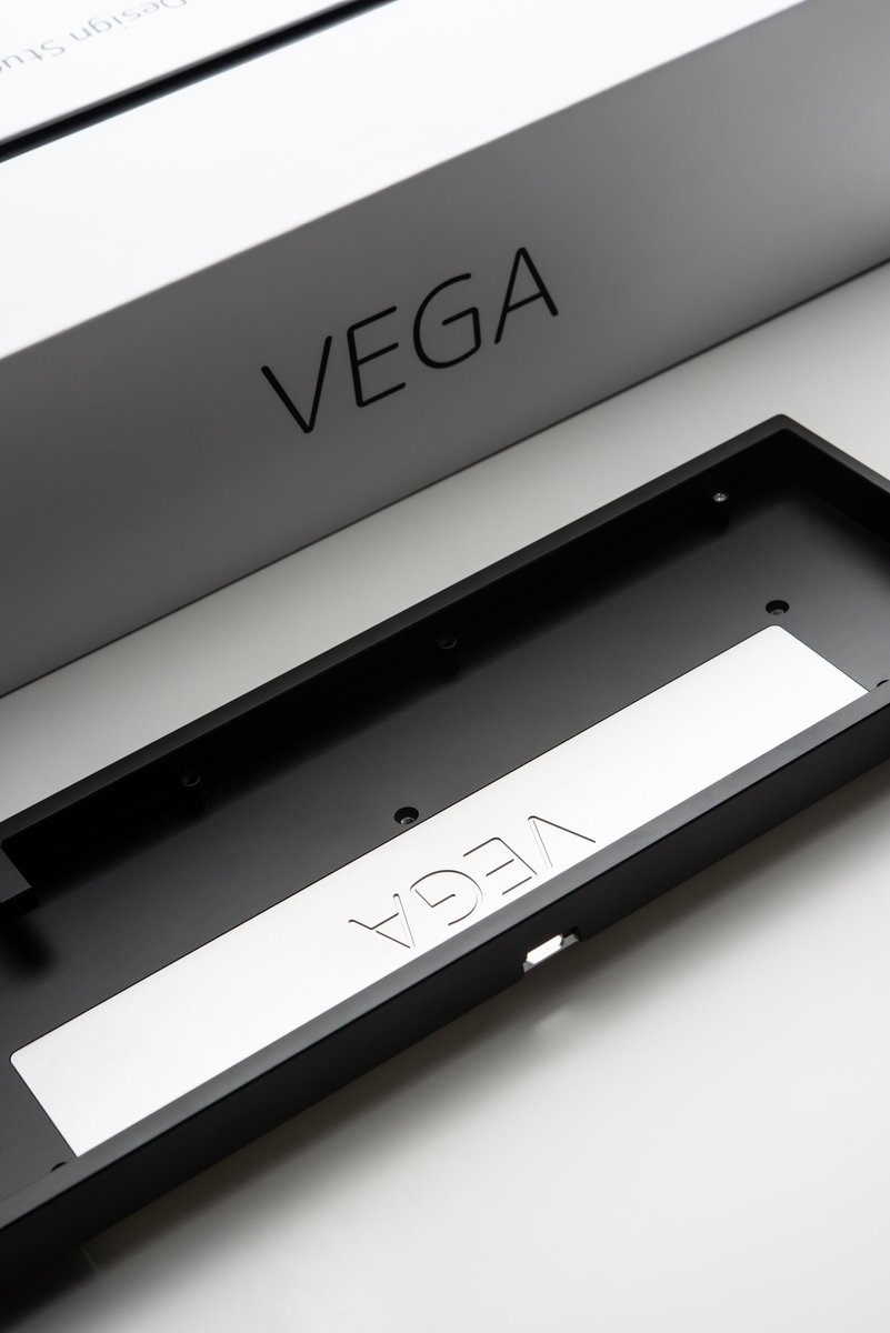 VegaのExtras販売を2月12日午前2時（EST時間2月11日午後12時）から行います。
価格はA-Stockが375USD、B-Stockが345USDです。

Vega extras are launching on February 11th at 12PM EST at TypePlus.
Pricing will be 375USD for A-stock, 345USD for B-stock.

#mechanicalkeyboard 
#自作キーボード
