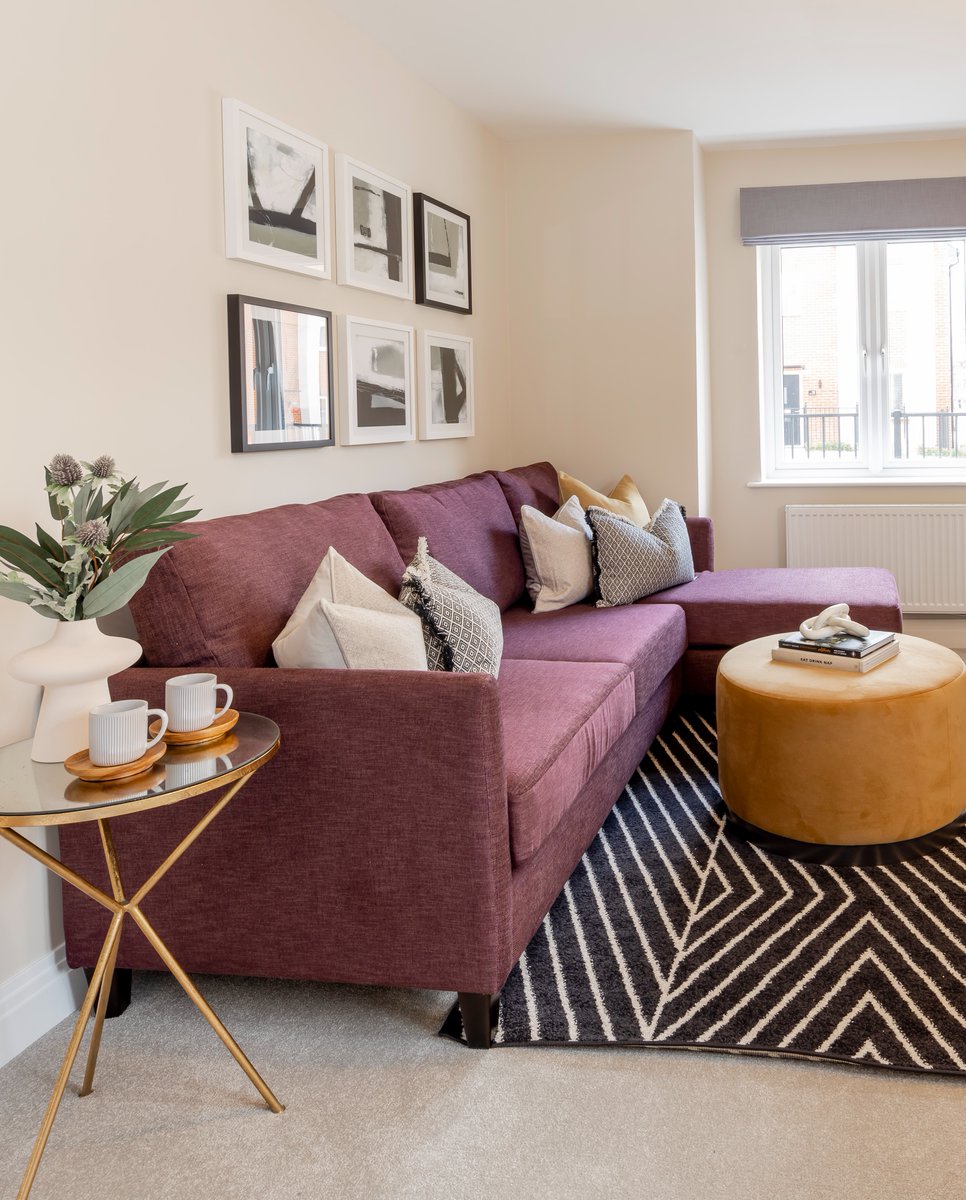 southernspaceuk's tweet photo. Taking a moment just for us 😌

Our #SouthwoodMews homes provide a comforting and relaxing space, perfect for you to put your feet up after a long day 🙌

Find out more about homes at Southwood Mews, #Farnborough: https://t.co/mAlKZZrVTe

#SouthernSpace #SouthernHousing https://t.co/T7o2BWOTrR
