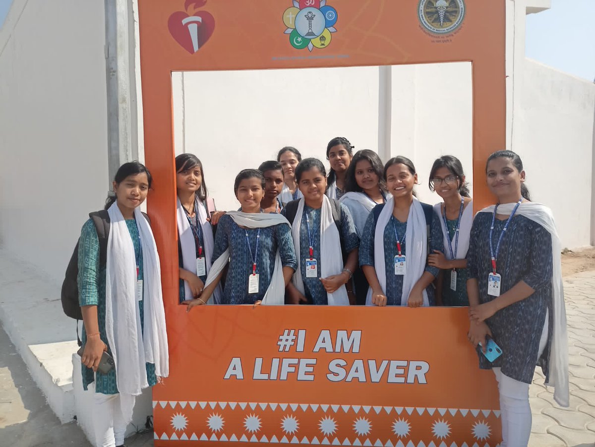 RdwuNss's tweet photo. Volunteers of NSS Unit II of  @RDWUniversity  got trained in the life saving technique of CPR at the 'CPR Training Program' organised by 'Sri Satya Sai Seva Organisation', Odisha. Another step for the society &amp; for our belief in "not me but you"#CPRsavesLives https://t.co/h4tnsLtct5