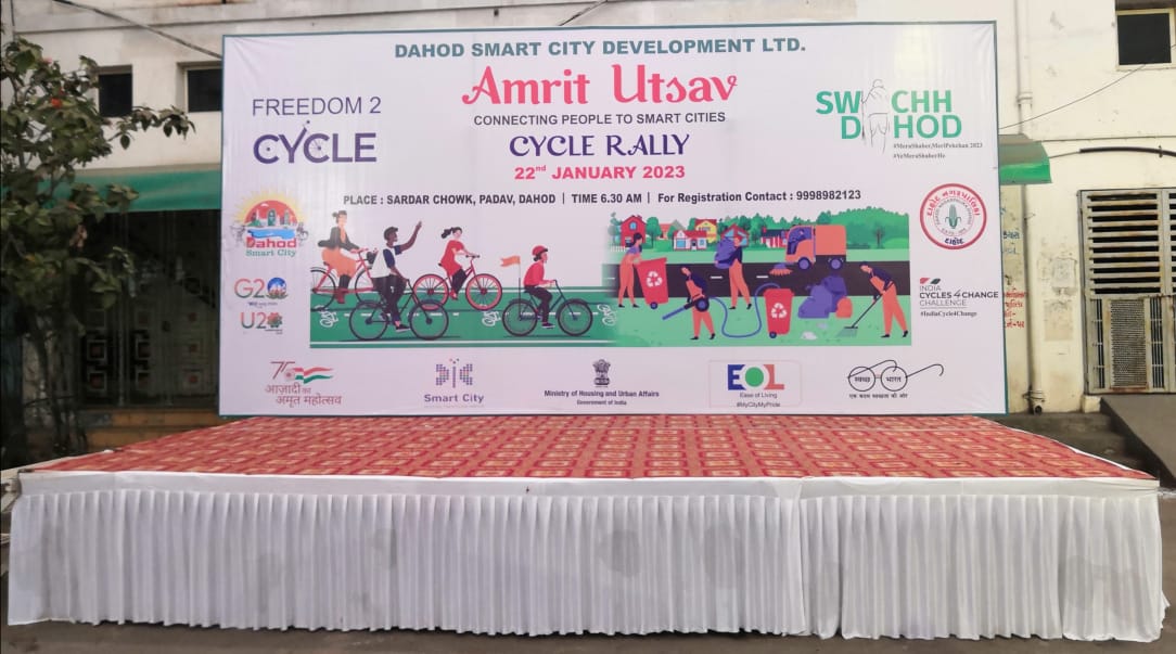 SmartCities_HUA's tweet photo. the cycle rally radiates the importance of an eco-friendly transportation system. (2/2)
#SmartCitiesMission #AmritUtsav #CycleRally #Freedom2Cycle #IndiaCycle4ChangeChallenge #IndiaCycle4Change #SmartCityDahod #FreedomToCycling https://t.co/2kTM6tqnL4