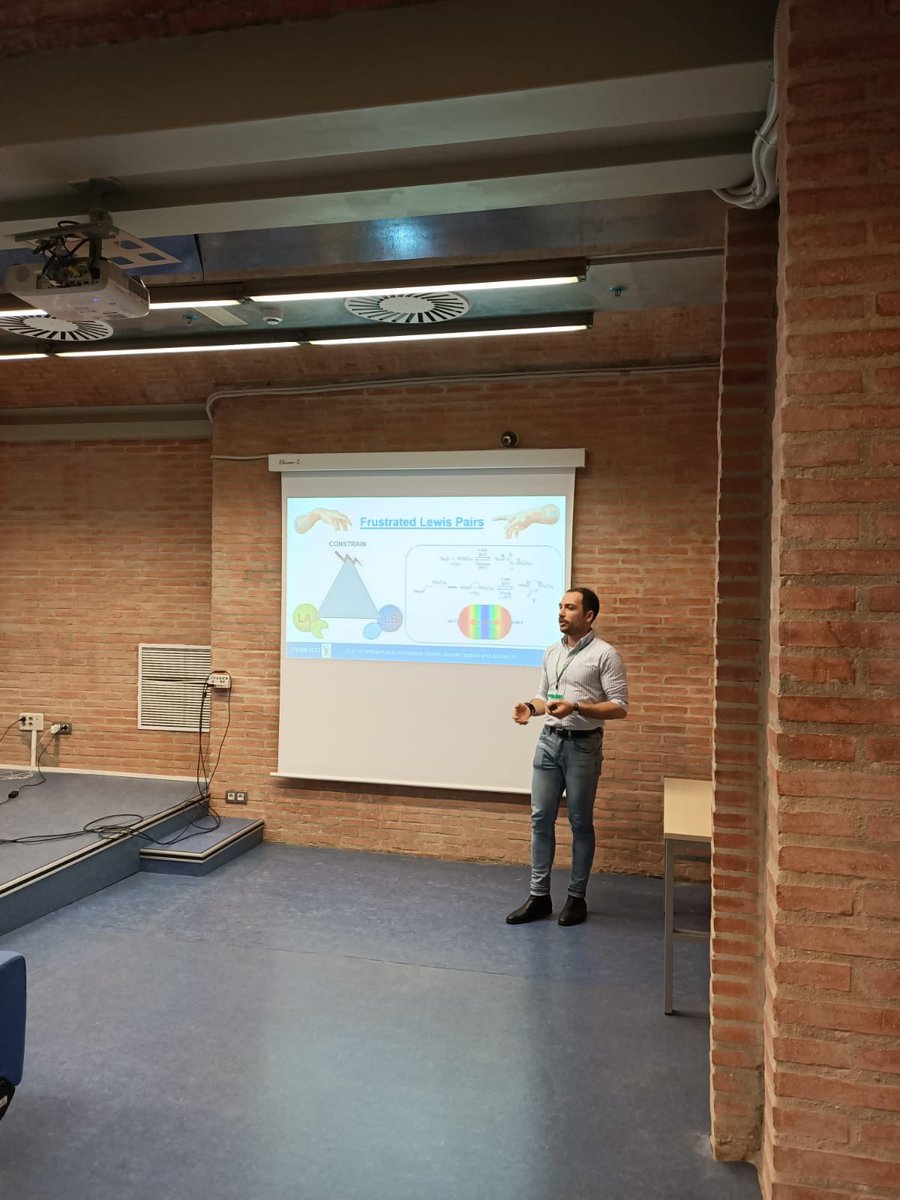 Our first oral communication: Maxime Ferrer. He is talking about Frustated Lewis pairs. 😎