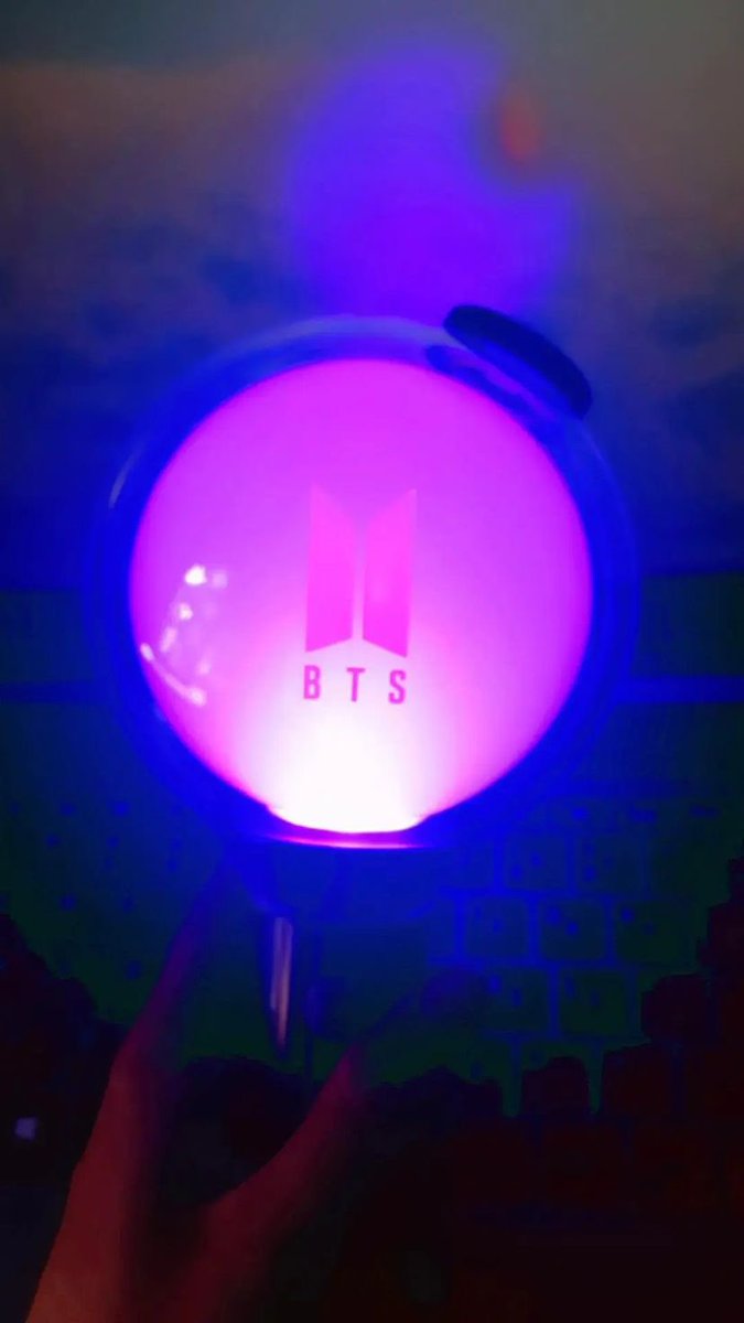 chyaaprl's tweet photo. WTS ARMYBOMB MOTS SPECIAL EDITION 
Price : 500K
In a good condition, belim pernah dipakai baru beli bulan juli. Cuma nyoba test nyala atau tidak saja
Dom: Bogor (COD) 
Bisa keluar bogor juga 🙏🏻

#WTS #wtsbts #wtsarmyboom #wtslightstick #bts #lightstick #armybomb #specialedition https://t.co/25tzqjauvP