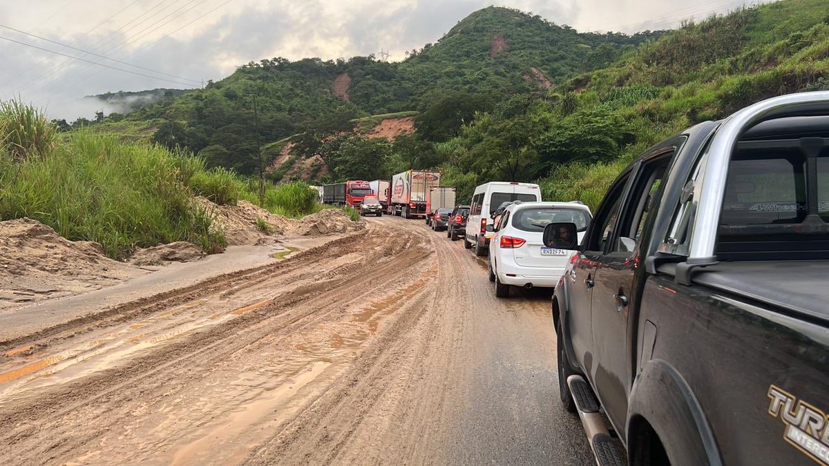 Br381_urgente's tweet photo. MARQUE AQUI “SEU POLÍTICO DE ESTIMAÇÃO”

Você está satisfeito com a situação das Rodovias Mineiras?

Talvez eles não tem a noção do que vivemos diariamente nas estradas mineiras, quem sabe algum deles nos responda ou apresente algo! E aí vamos lá? #rodovias_esquecidas https://t.co/U50g4qhatg