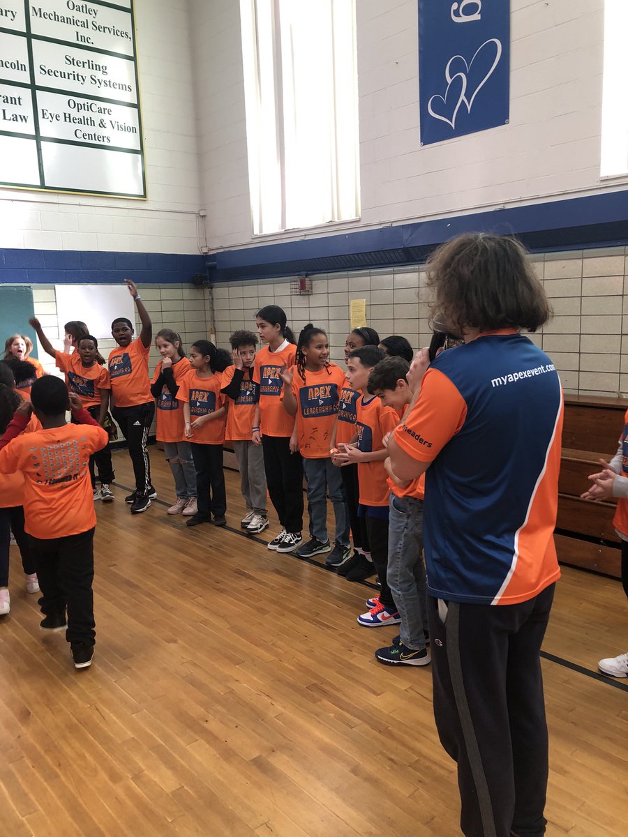 MrsMGallo's tweet photo. APEX Fun Run was just that for grade 5! @CAWaterbury #standup4caw #cawstrong #APEX https://t.co/ACqkbQVJJj