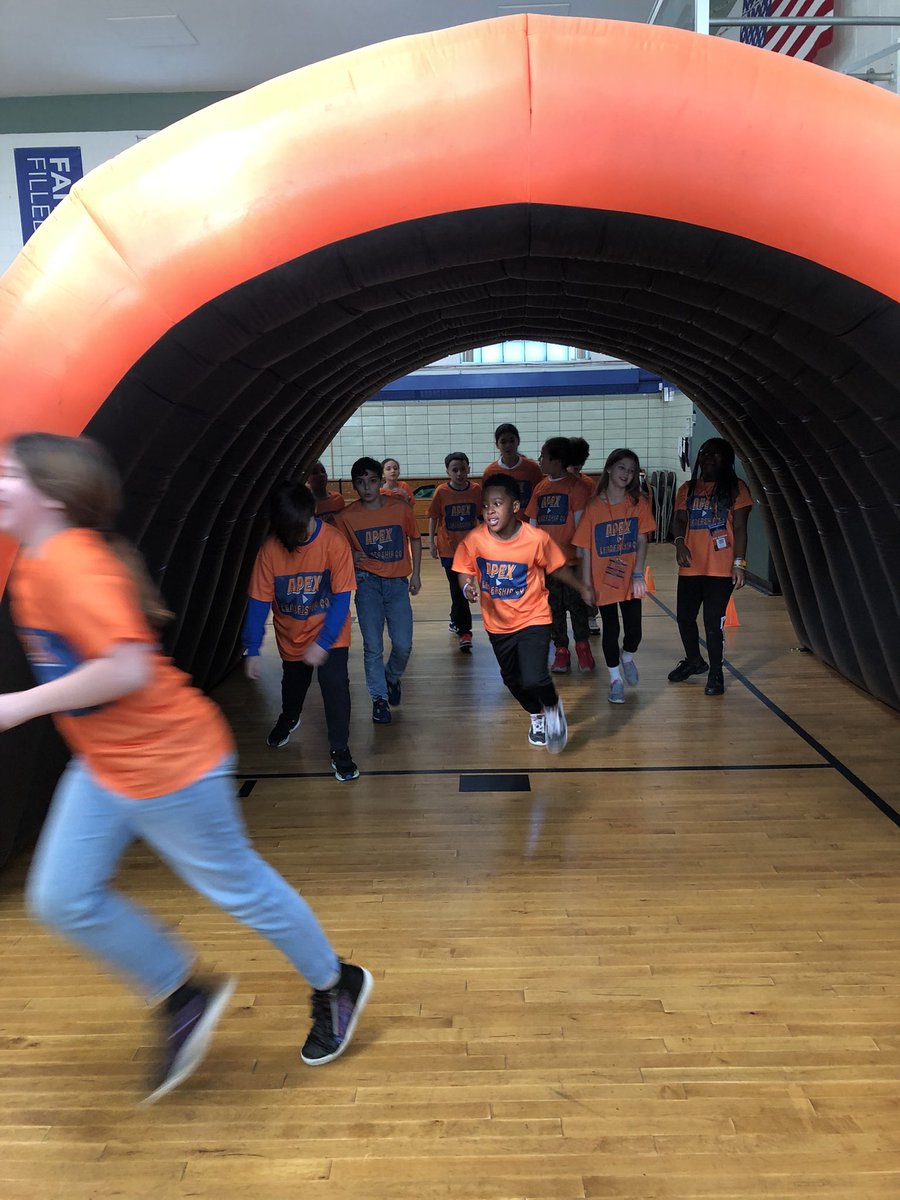 MrsMGallo's tweet photo. APEX Fun Run was just that for grade 5! @CAWaterbury #standup4caw #cawstrong #APEX https://t.co/ACqkbQVJJj