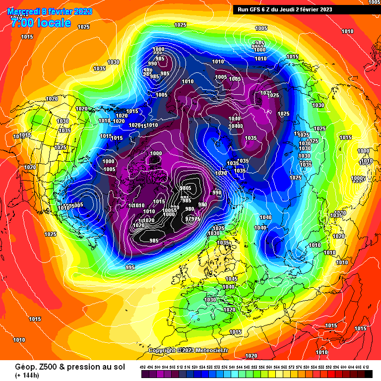 Met4CastUK's tweet photo. In spectacular fashion the GFS has folded.

GFS ticket holders are reminded that tickets are non-refundable, a taxi will collect you from the end of the garden path shortly. https://t.co/ESg3U8mOen