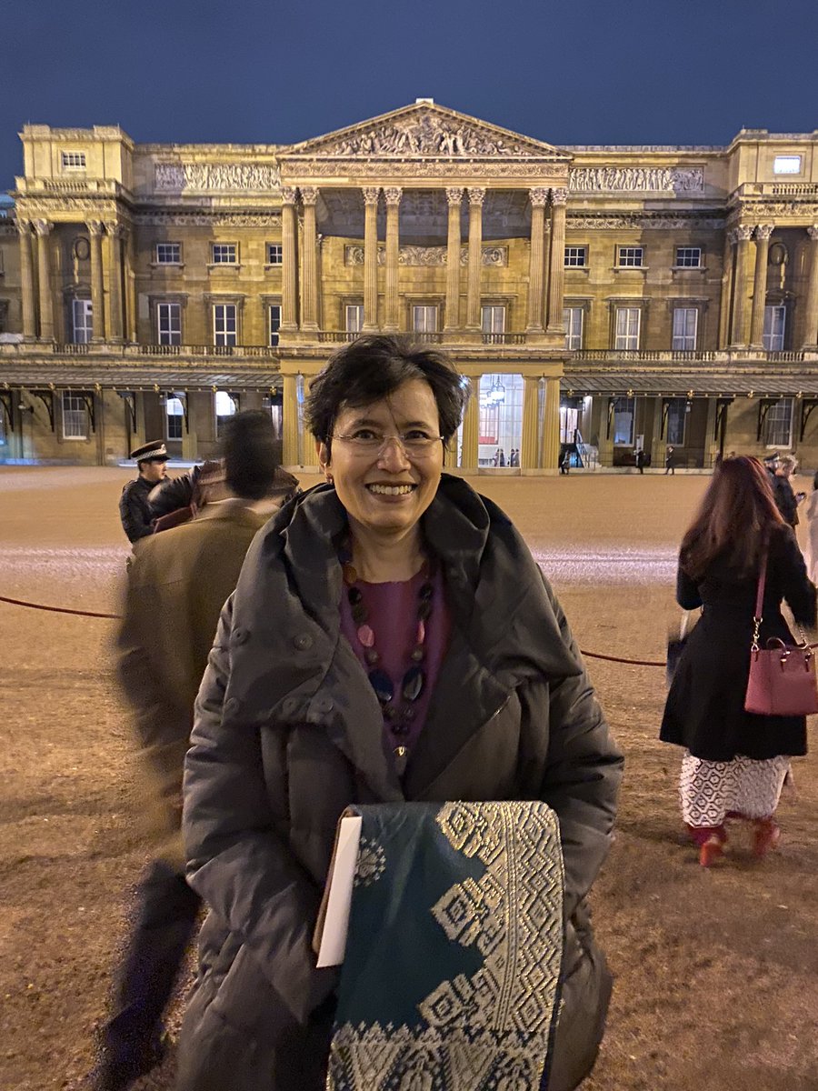 Enggiskitchen's tweet photo. I had the honour to be invited at the Bristish East and SE Asian Communities Reception at the Buckingham Palace last night. What an experience!!
#Onceinalifetime https://t.co/gRpoVzT5Zq