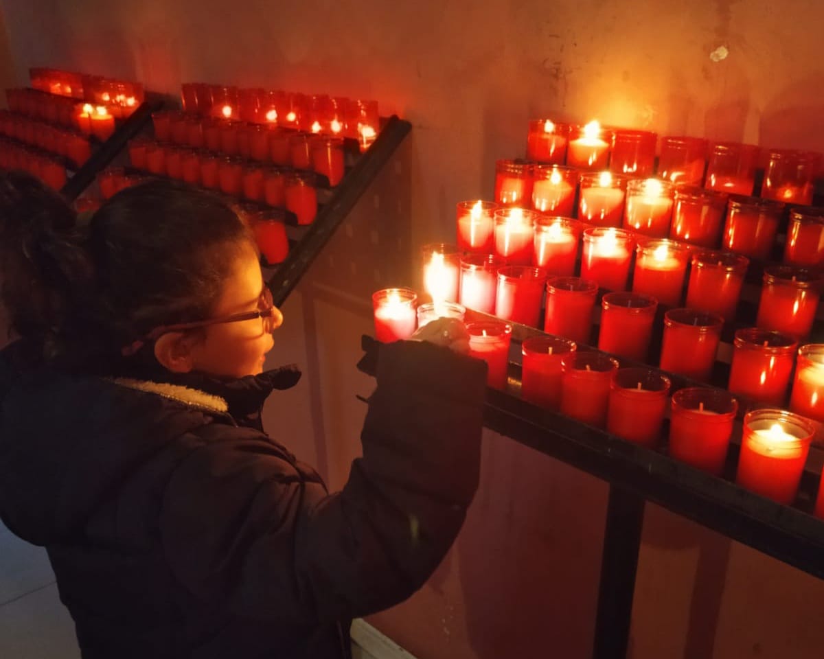 museunoguera's tweet photo. 📖 Joan Amades, autor del 'Costumari Català', explica que "a muntanya, les candeles beneïdes 🕯️ tenien múltiples aplicacions. Hom les emprava per a allunyar les tempestats i les pedregades ⛈️, per a esquivar les bruixes 🧙‍♀️, quan hom creïa que podien haver-n'hi per la vora..., https://t.co/PcMUKyPgd9
