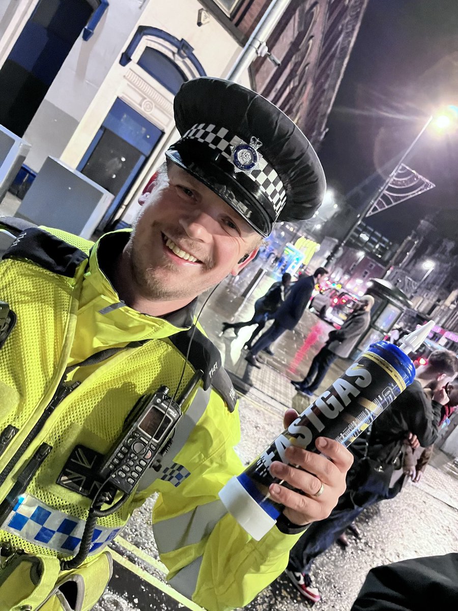 WYP_LD_PatrolT3's tweet photo. Protecting people from themselves and Saving lives in more ways than one!
PC Broughton saving the NHS one can of gas at a time.
#notforhumanconsumption https://t.co/f4CRZHzdAL