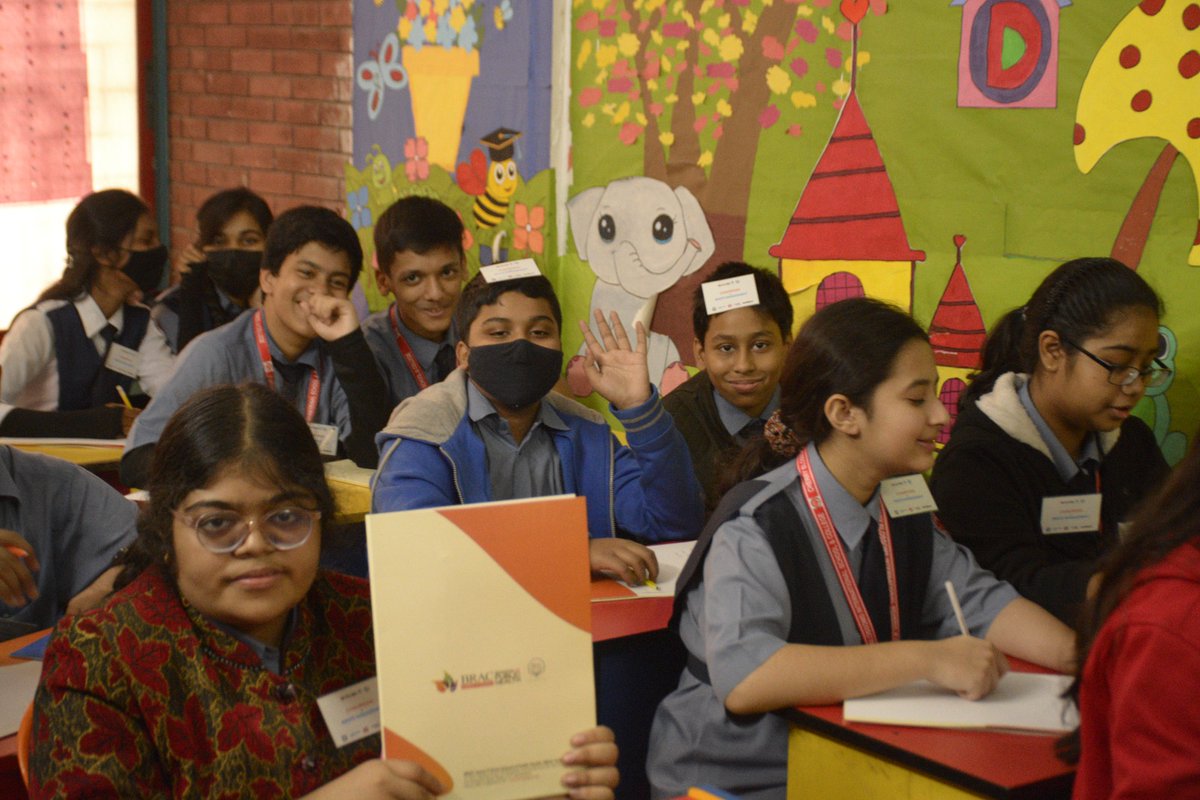 intllgntNAHIN's tweet photo. "We want our environment to be clean" demand of the school children in our public engagement campaign depicts the need for proper waste management in Dhaka city.@BRACJPGSPH @imperialcollege @Harvard @KingsCollegeLon for PATHWAYS project @Pathways2Equity @Zahid_Quayyum @ProthomAlo https://t.co/LSSqq9sMhJ